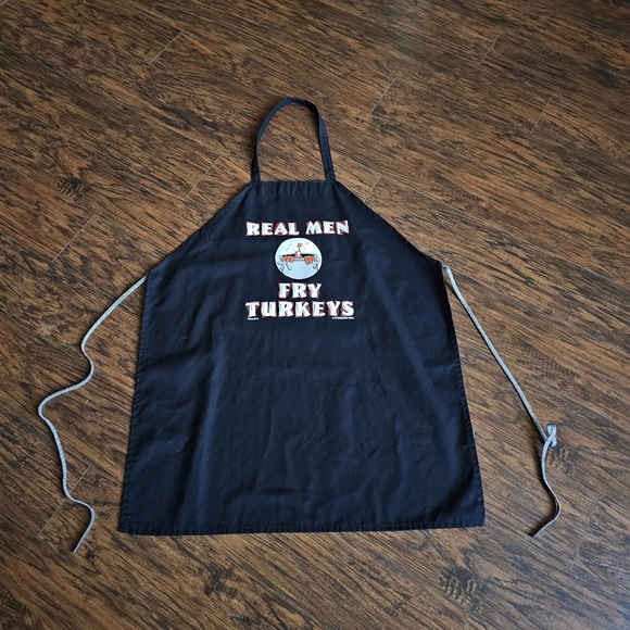 The Funny Apron Company "Real Men Fry Turkeys" Apron - Picture 2 of 7